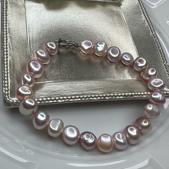 Beautiful Handmade Cotton Candy 🍬 Pastel Pink Freshwater Pearl Bracelet 😍 - Picture 2 of 2